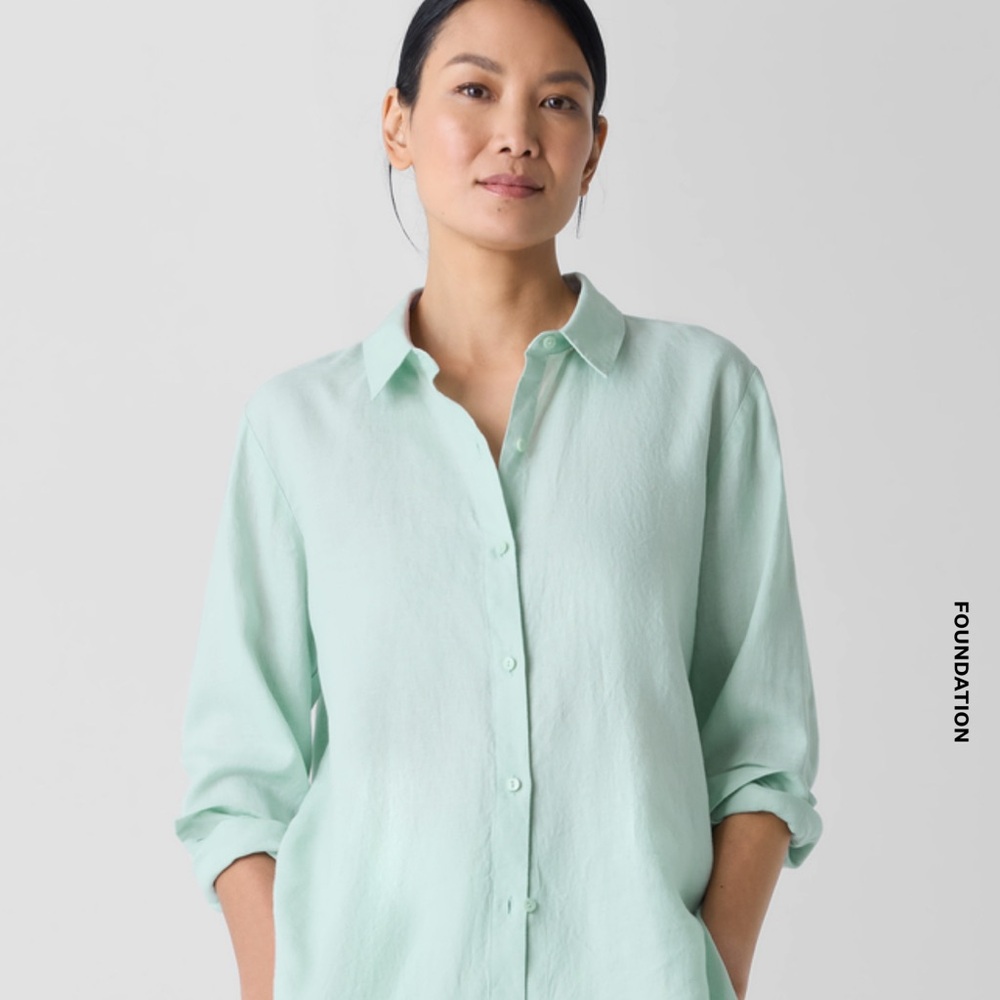 Women's Mint Green Button-Up Top